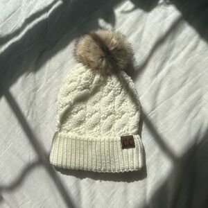 NWOT C.C. Cheveux Exclusive Knit Lined Pom Beanie